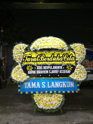 Papan Bunga Duka di Moba